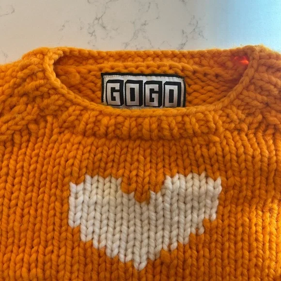 GOGO Sweaters 💯% Italian Wool Marigold/Snow Pullover sweater - Picture 6 of 8